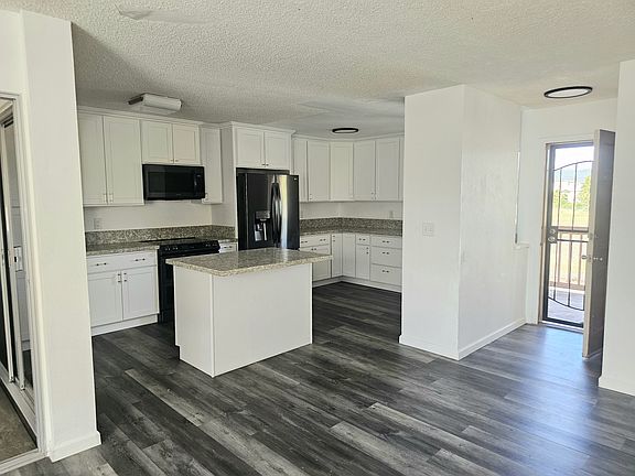 3rd image of 98-943 Moanalua Rd #1701AIEA