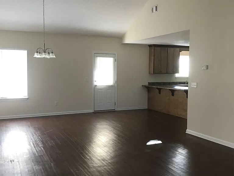 2808 Davis Rd — Photo 9
