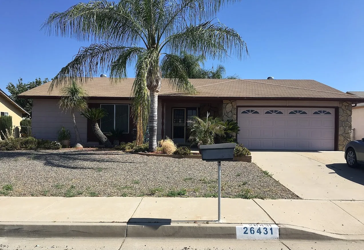 4313 13th Pl NE photo 1