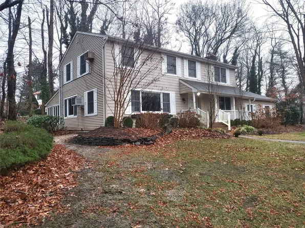 9 W Gaslight Way, Stony Brook, NY 11790