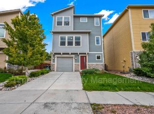 889 Grissom Dr, Colorado Springs, CO 80915