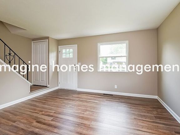 4th image of 4372 Elmhurst Dr #1