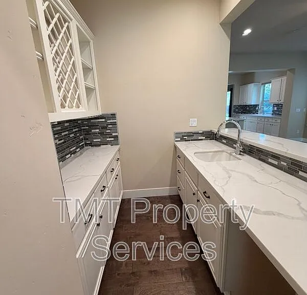 2839 Sevilla Ln — Photo 22
