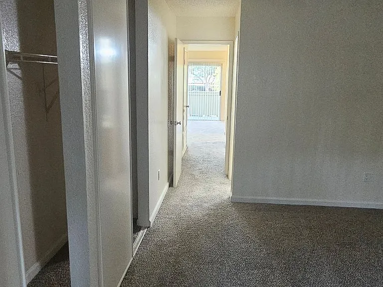 Foxworth Apartments — Photo 56