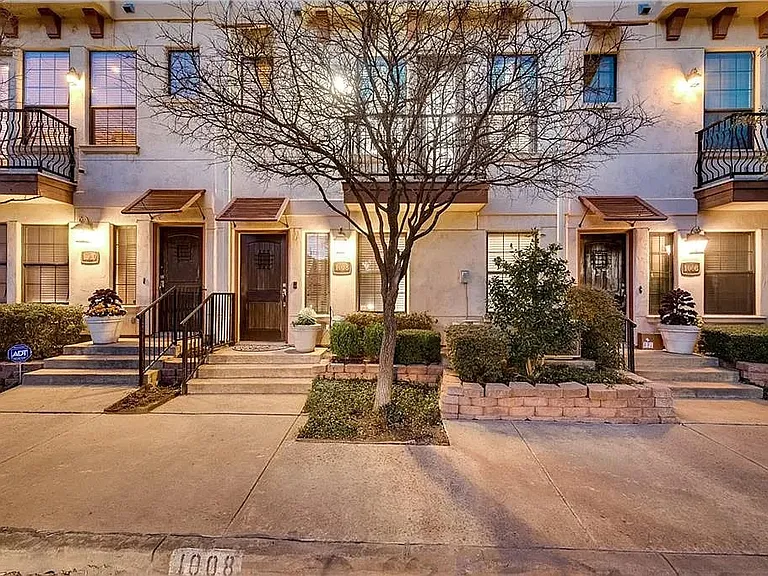 1008 Pavillion St — Photo 2
