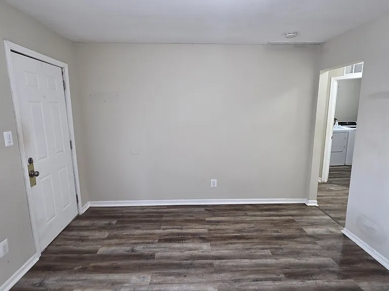 11289 Chalmers Ave — Photo 6