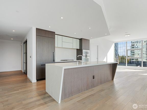 4th image of 188 bellevue Way NE #805