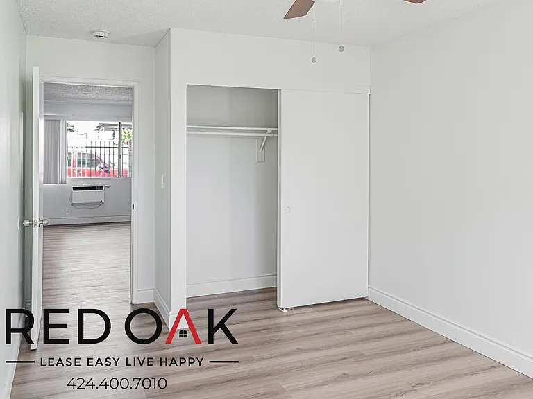 12767 San Fernando Rd #7 — Photo 2