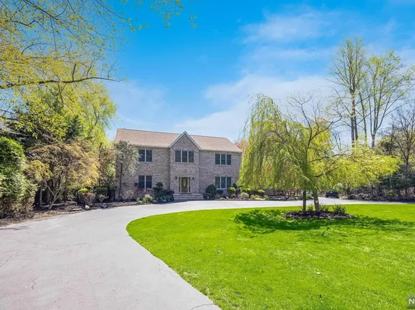 130 Orangeburgh Rd, Westwood, NJ 07675