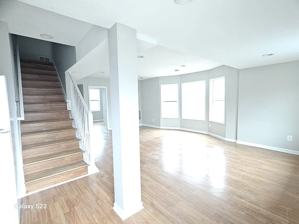 690 Western Ave N #2