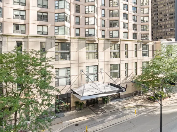 401 E Ontario St APT 2810, Chicago, IL 60611