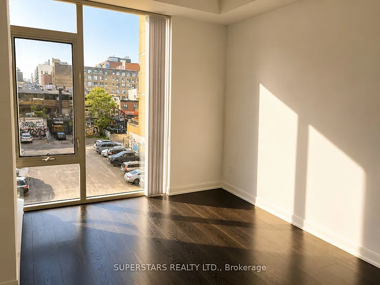 435 Richmond St W #311 — Photo 4