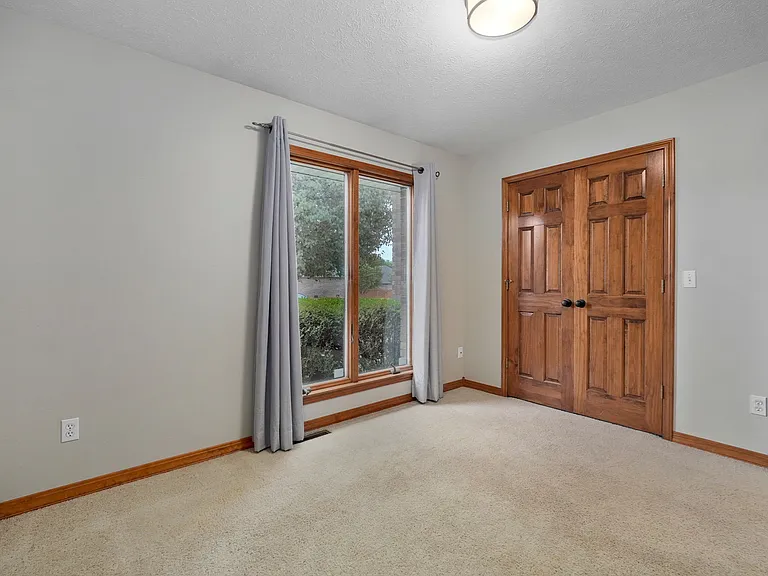 2624 W Lasalle St — Photo 14