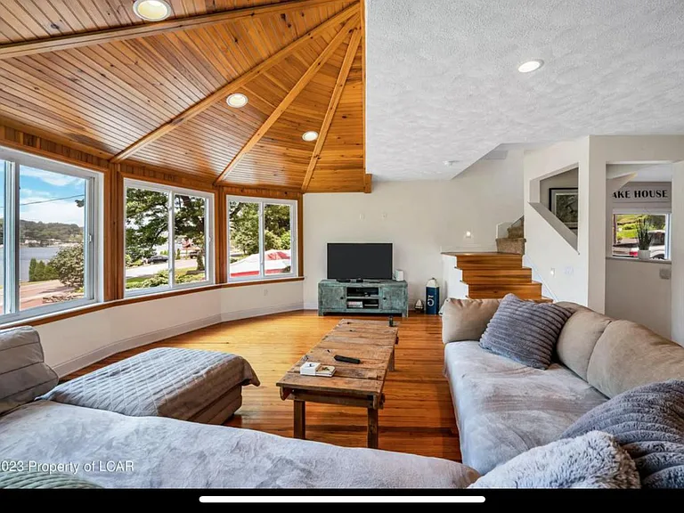 2255 Lakeside Dr #2 — Photo 3