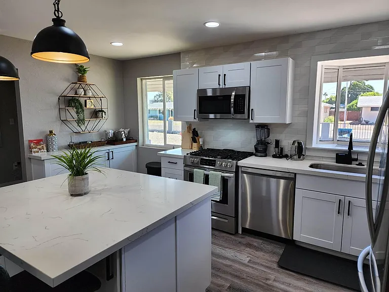 1214 W Highland Ave — Photo 3