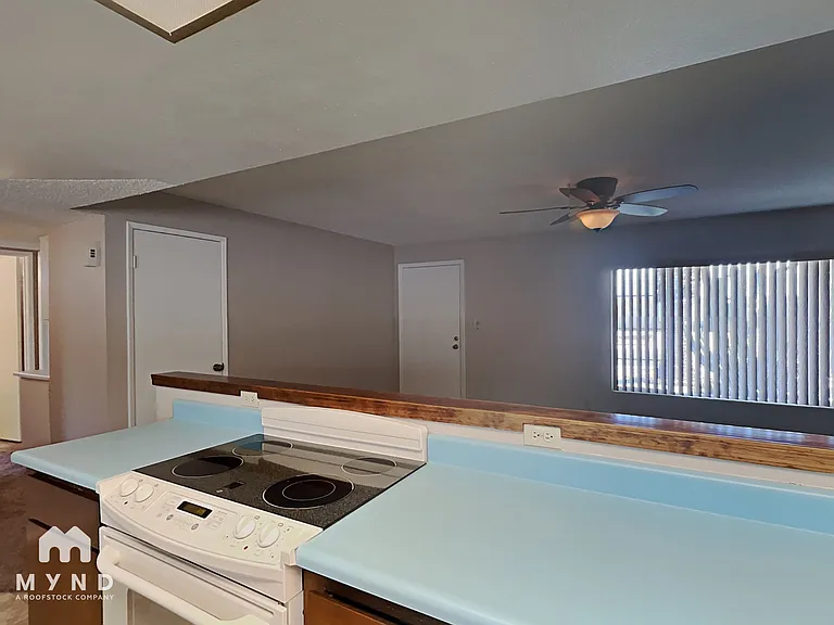 4250 E Kiowa St — Photo 10