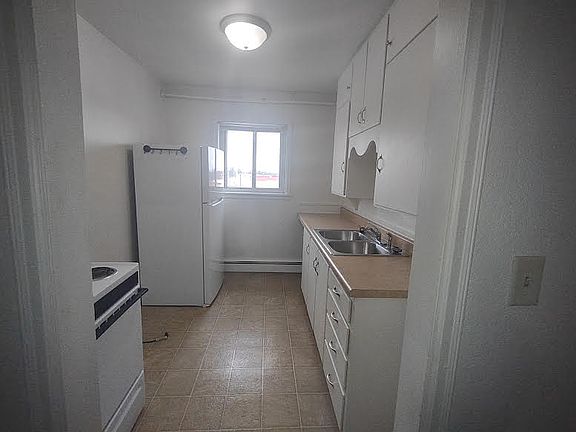 4th image of 115 S Rum River Dr #39