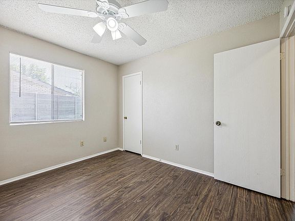 5th image of 11104 Applewood Dr