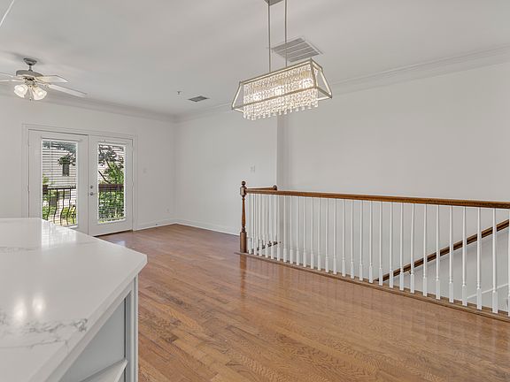 5th image of 5617 Lindell Ave APT 4