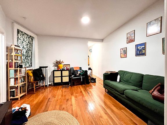 2nd image of 714 Amsterdam Ave APT 6
