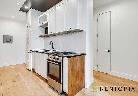2nd image of 894 Bushwick Ave #4C