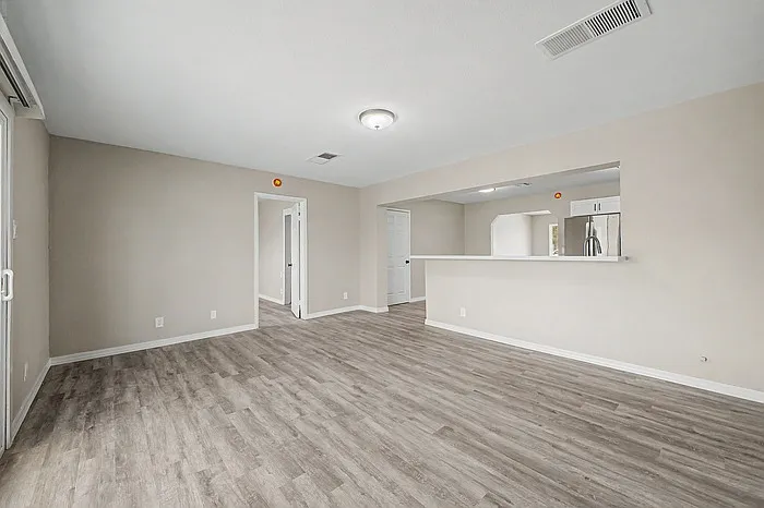 8819 W Avalon Dr — Photo 10