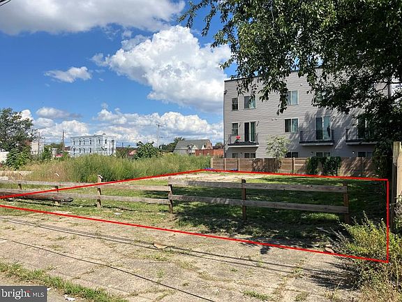 2nd image of 2021 S Croskey St