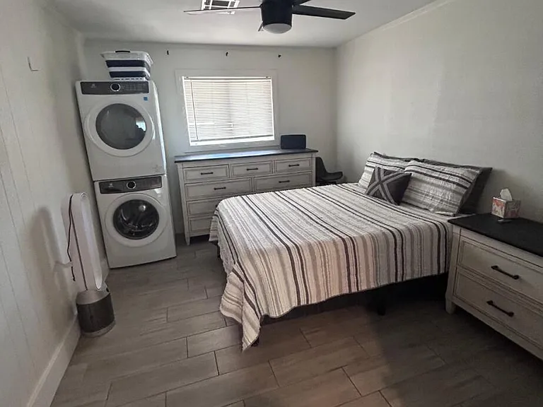 2114 W San Juan Ave — Photo 5