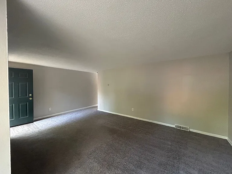 Coventry Court Townhomes — Photo 105