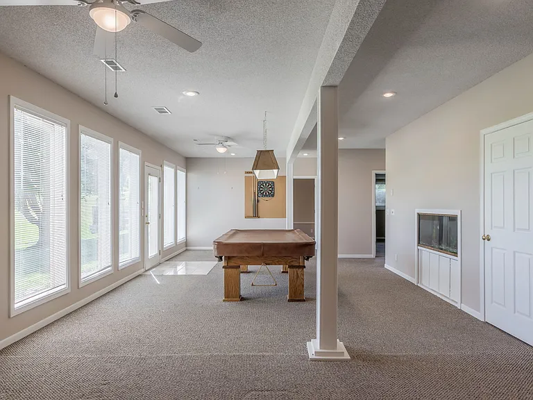 12515 Hollingsworth Rd — Photo 32