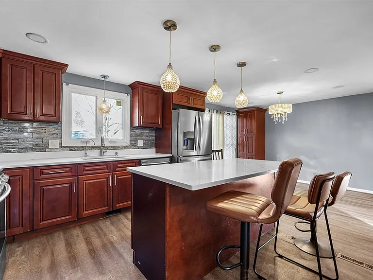 223 Warren St #223 — Photo 9