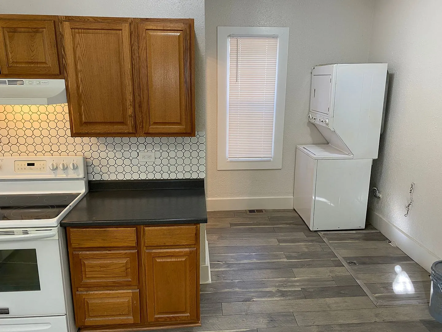 I70/Brighton Blvd, Eylria-Swansea, 2 Bed, New Floor/Paint/Tile/Storage/Fence, Covered Porch! Upda... — Photo 4