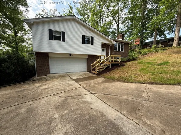 2 Stephanie Ln, Saint Albans, WV 25177