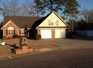 132 Hosta Dr, Raeford, NC 28376