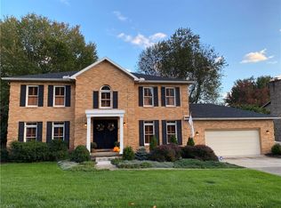1202 Greenmont Hills Dr, Vienna, WV
