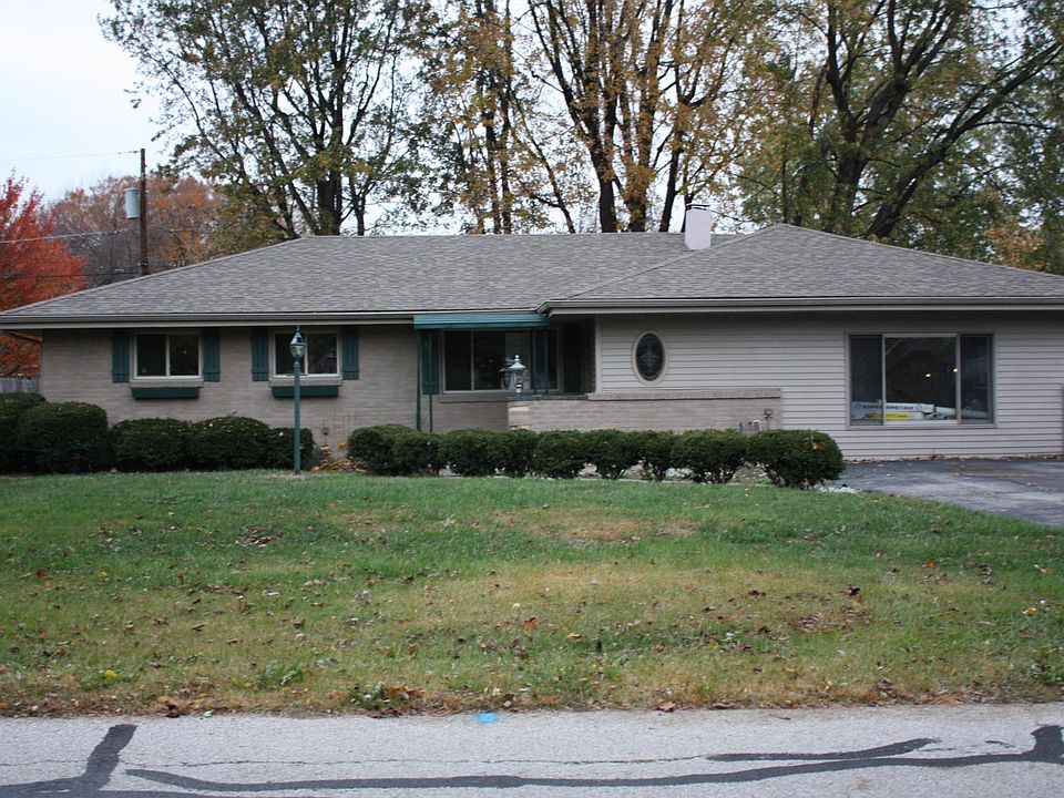 FRONT OF HOUSE