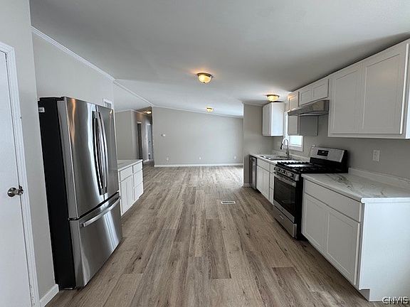 2nd image of 841 Lake Como Rd