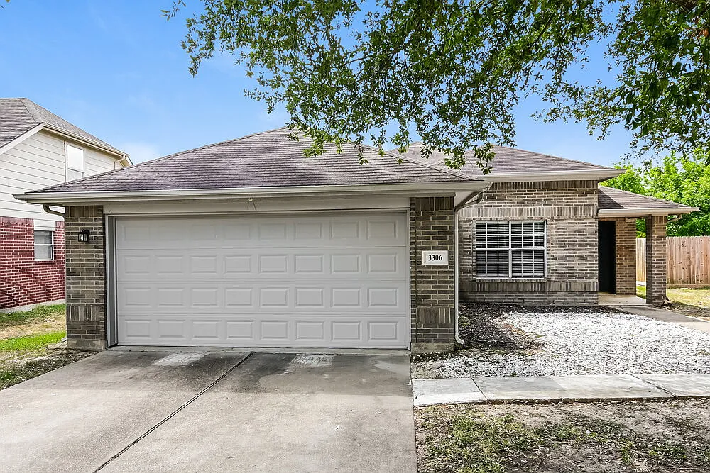 3 bed, 2.0 bath, 1824 sqft, $1,840 — Photo 1