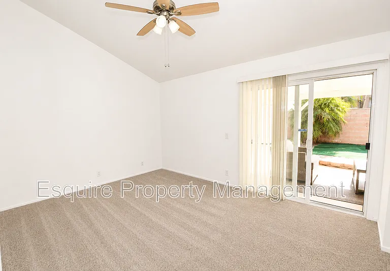 2065 Pamela St — Photo 12