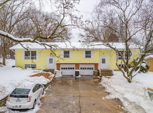 2882-2886 Kingston Dr, Madison, WI 53713