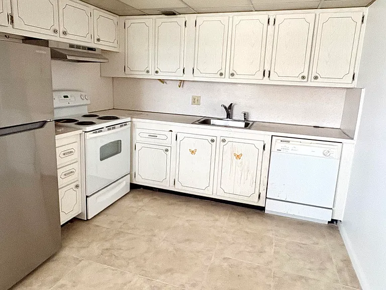 163 Somerset Cres #H — Photo 5