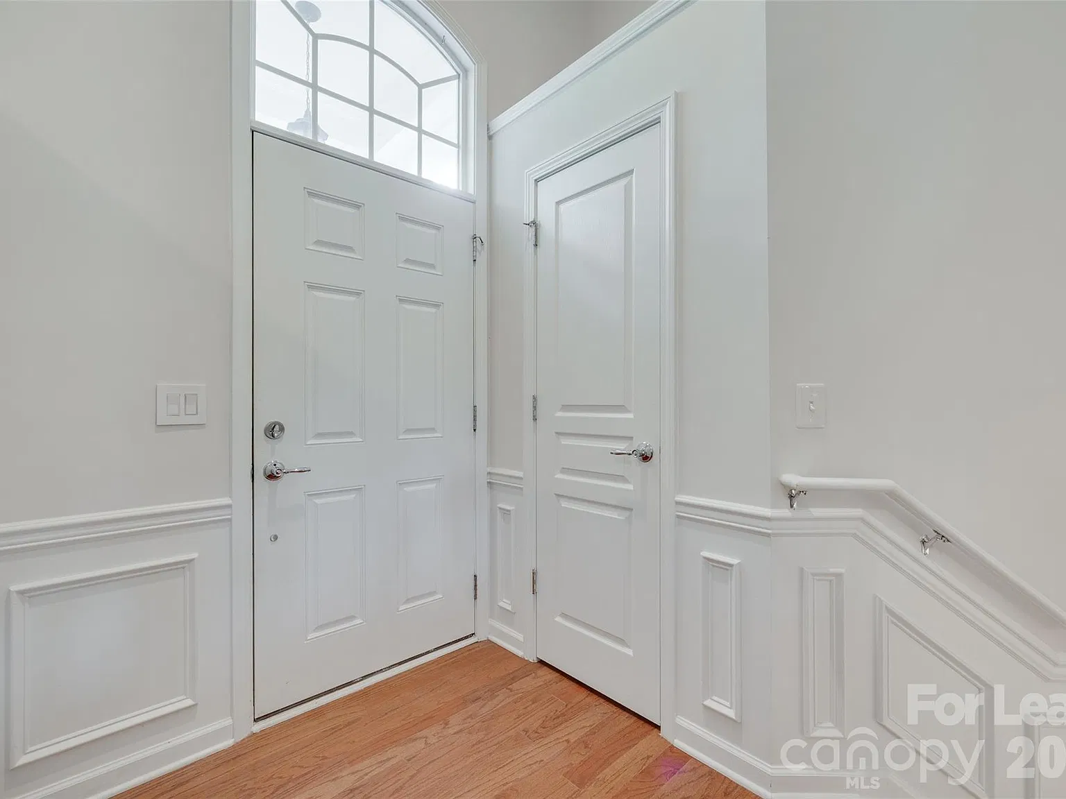 3 bed, 3.5 bath, 1830 sqft, $2,900 — Photo 3