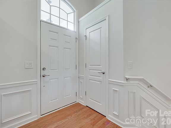 3rd image of 1118 Drayton Ct #125