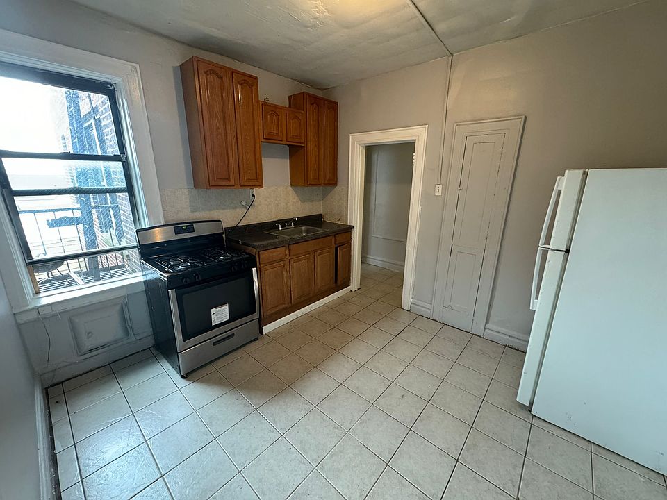 1st image of 233 Weequahic Ave APT 17