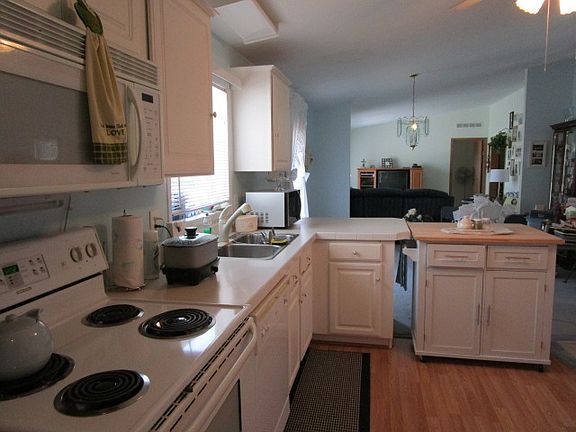 4th image of 895 Meadowlark Cir
