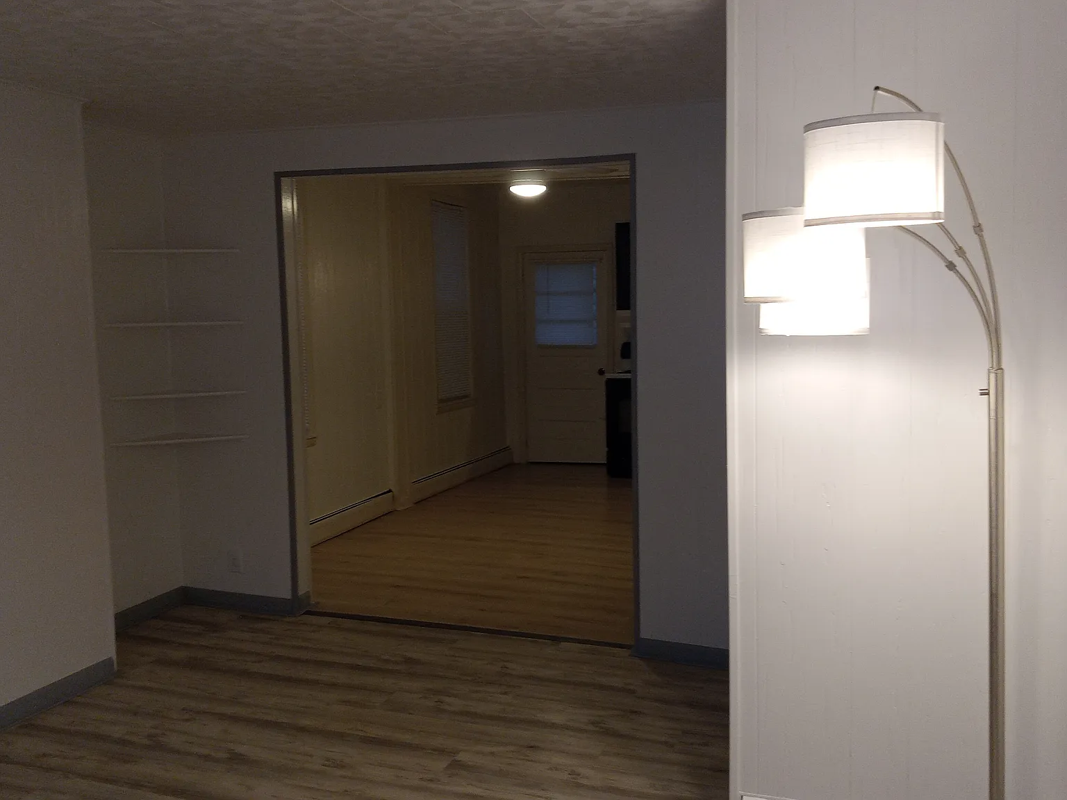 3 bed, 952 sqft, $1,100 — Photo 2