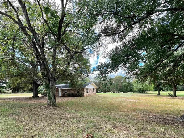 93 County Road 3314, Omaha, TX 75571