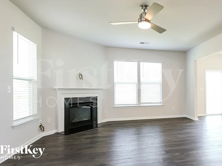 614 Goldburn Way — Photo 5