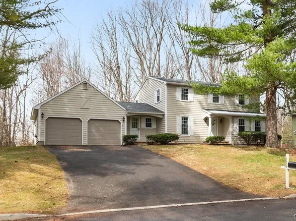 3978 Pawnee Dr, Liverpool, NY 13090