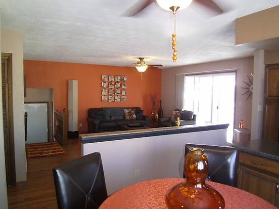 Dining/ Livingroom